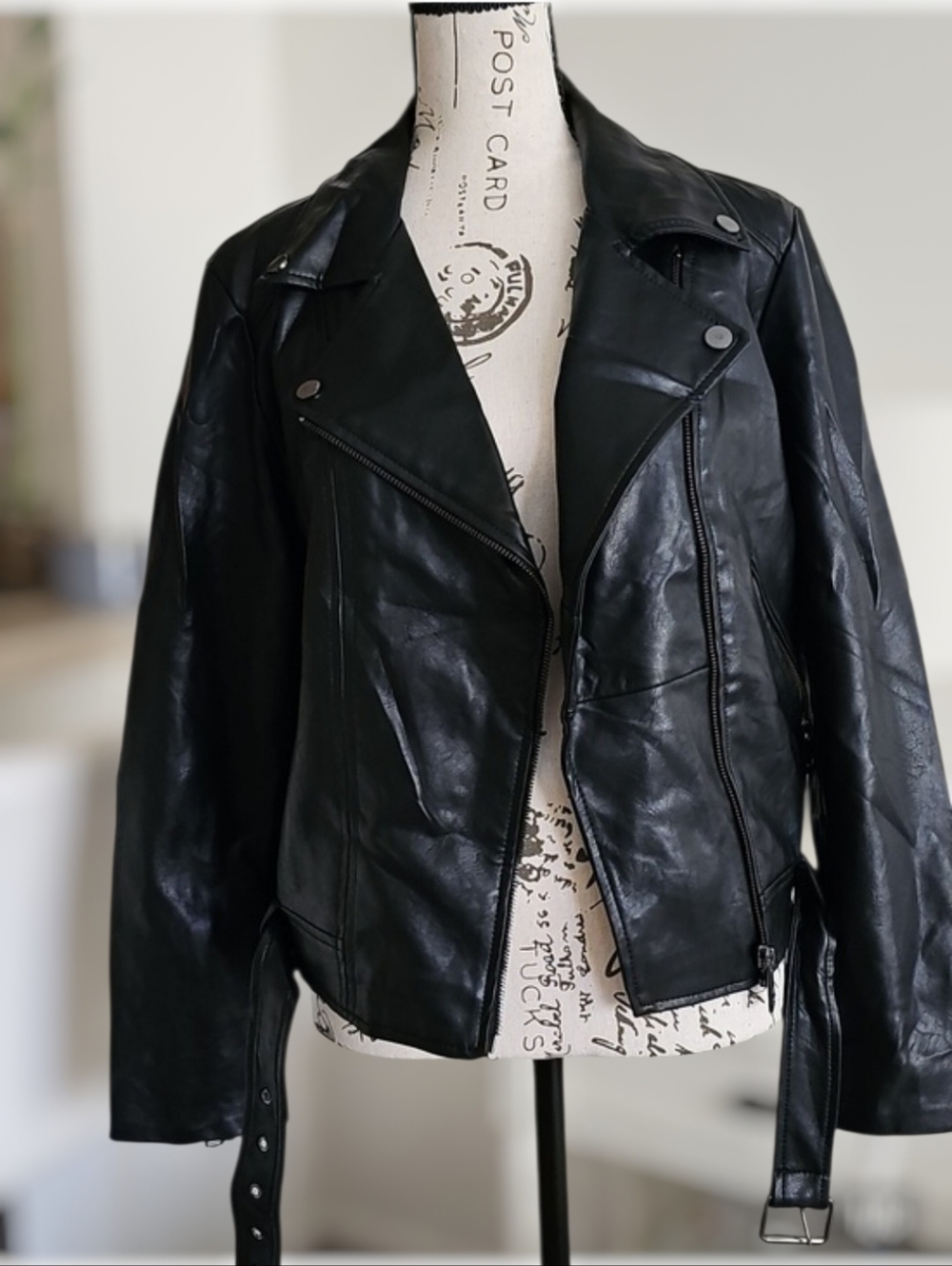 Elodie Classic Black Jacket - Picture 2 of 6